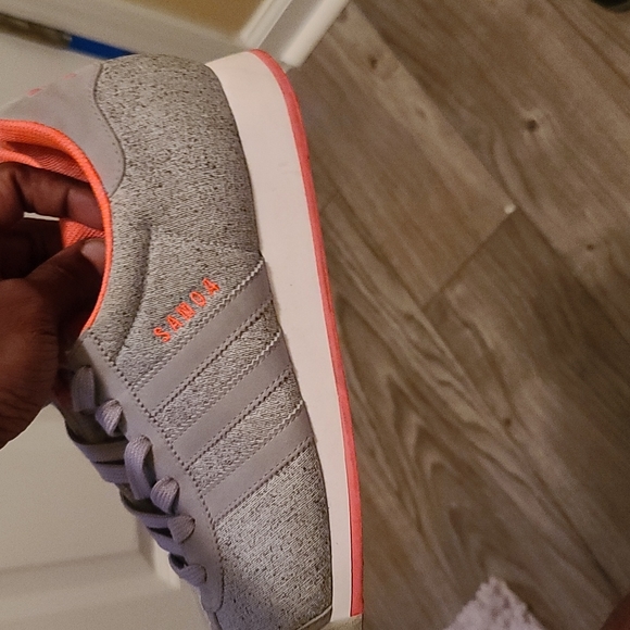 Very lightly worn Adidas - Picture 4 of 12
